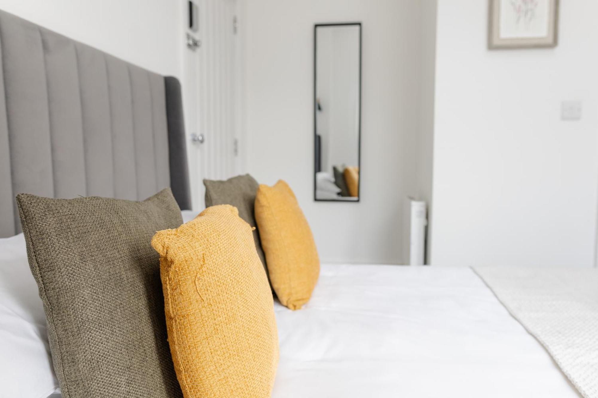 Bay City Studio Apartments Cardiff Exterior foto